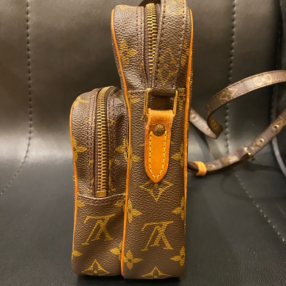 Louis Vuitton monogram Amazone crossbody bag - Picture 6 of 15